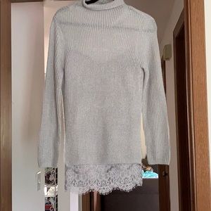 🍁 Maurice’s Gray Sweater with lace accent